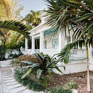 Deluxe King With Balcony - At House With Parking! Key West